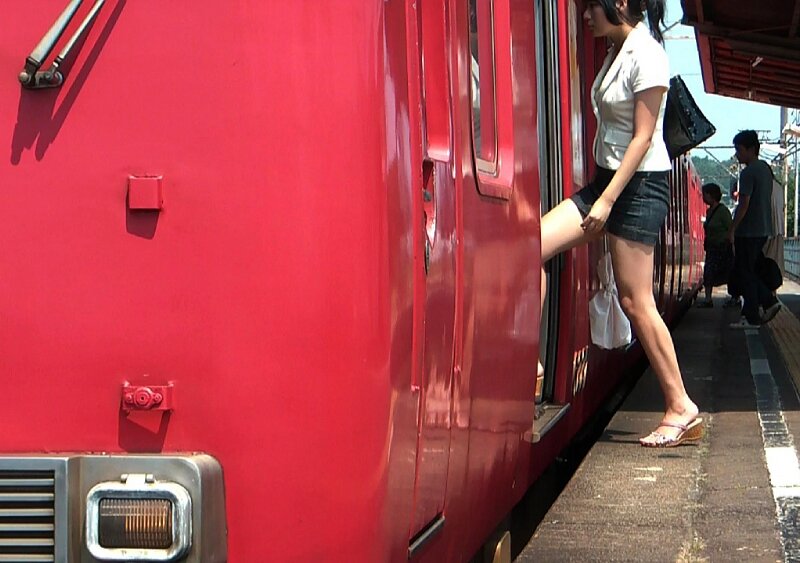 Red Densha-girl!