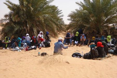 Dans le désert_méditation sous les figuiers