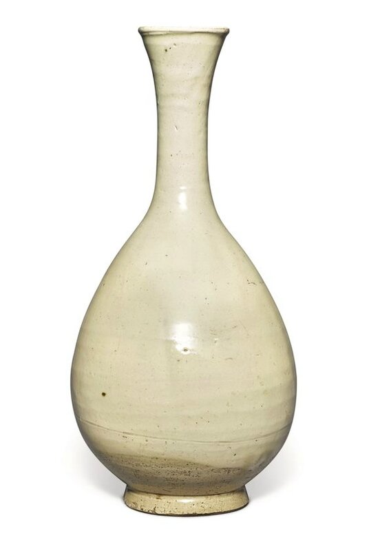 A white-glazed yuhuchungping, Song-Jin dynasty (960-1234)