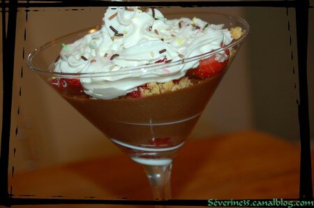 recettes Mousse chocolat givrée, chantilly siphonée et coulis