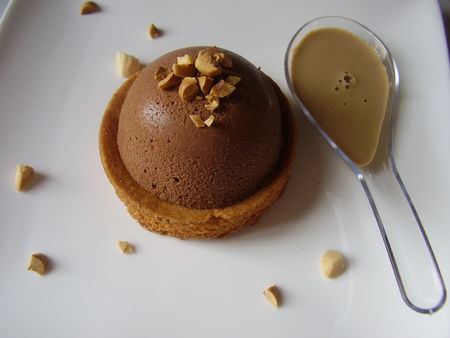 Dessert_individuel_au_pralin___au_chocolat_noir_et_chocolat_lait_001