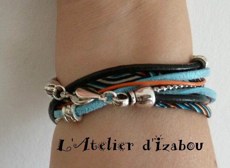 P1150032 Bracelet multimatières manchette cuir, daim, chaine boule, liberty graphique