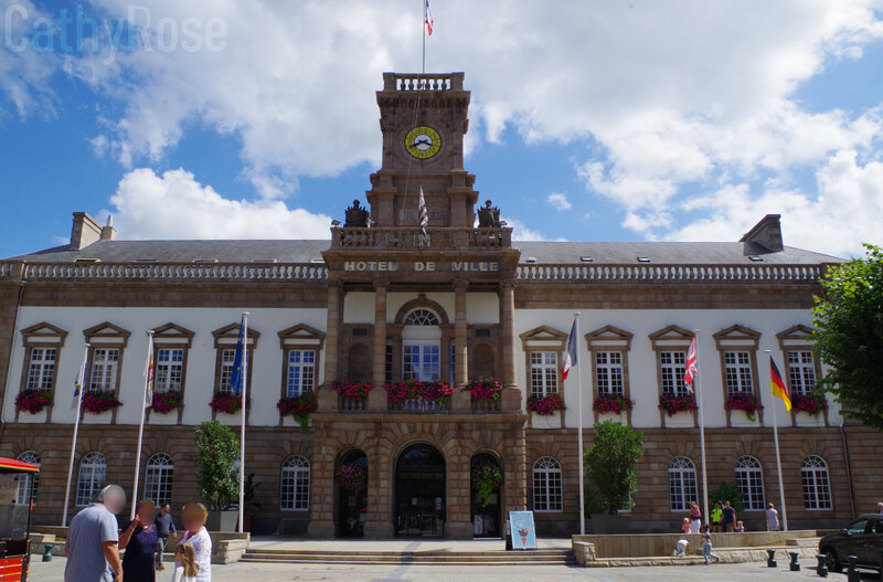 && Hôtel de Ville