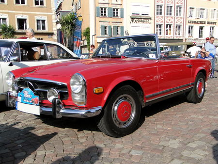 MERCEDES BENZ 230 SL Convertible version US Festival Automobile de Mulhouse 2009 1