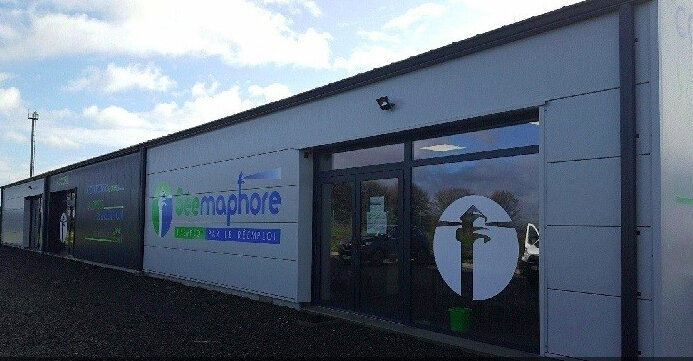 Séemaphore_ressourcerie_Juvigny_Manche_Normandie_siège