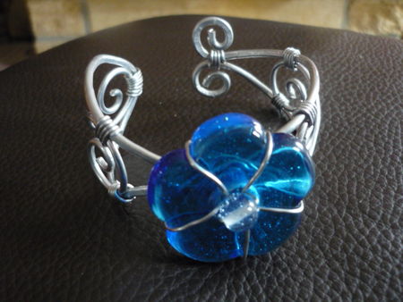 bracelet_fleur_bleu_canap__1