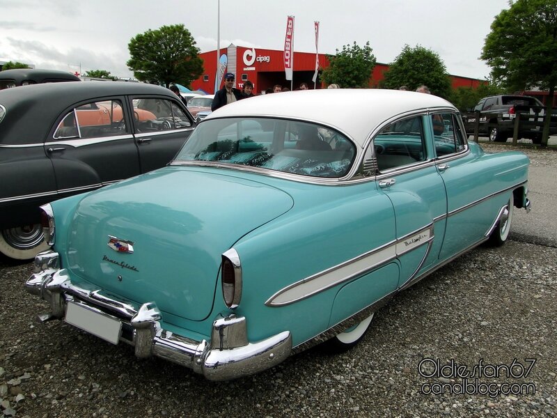 chevrolet-bel-air-sedan-1954-02