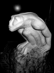 gargouille by Marie Thévenet sculpteur