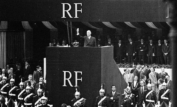 Pour son 60ème anniversaire, remettons la Constitution au service des Français De Gaulle 1958