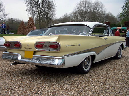 58_FORD_Fairlane_500_Hardtop_Coupe__2_