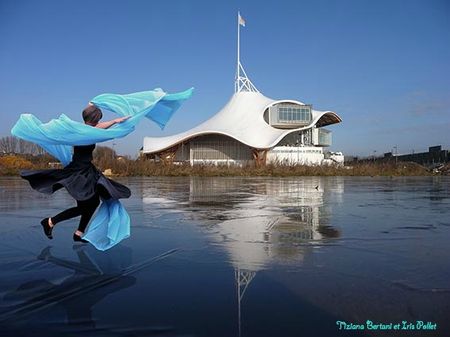 Le Centre Pompidou Metz sans trucage sauf danseuse réincorporée