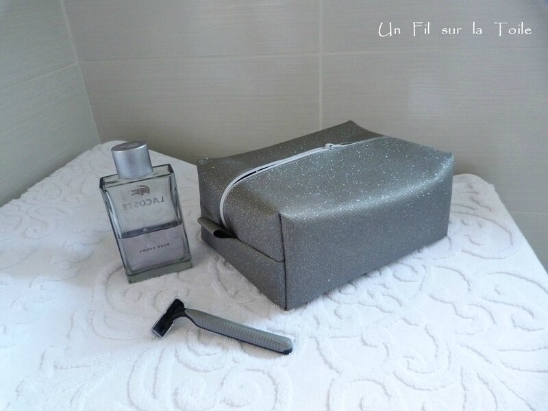 trousse toilette paillettes