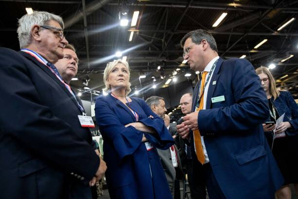 Retour sur la visite de Marine Le Pen à Eurosatory le 12 juin 2018... Marine Eurosatory 2018