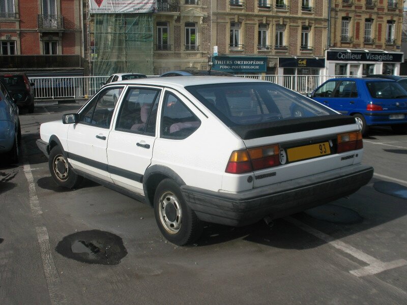 VolkswagenPassatB2Car1