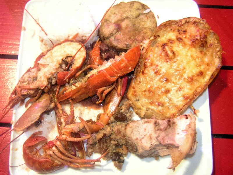 2016 03 10 (126) - resto de plage Le Petibonum à Le Carbet - langoustes grillées gratin de patate douce, cochon de lait farci