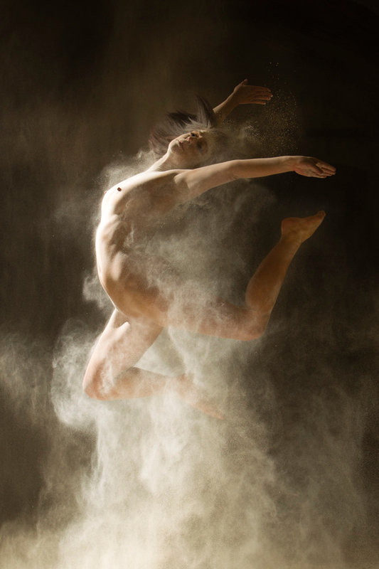 Photos Of Nude Dancers Show A Very Different Side Of The Human Body 2
