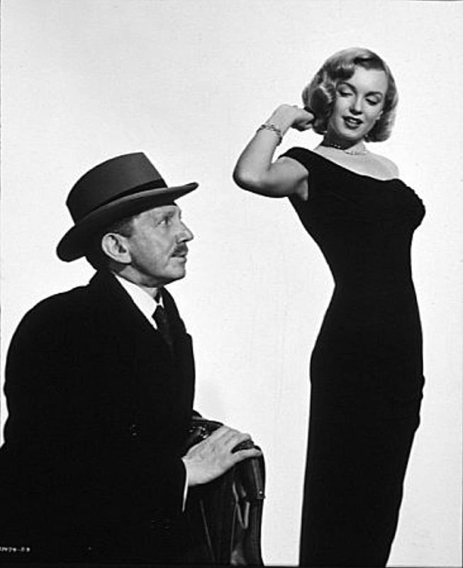 Ceil_Chapman-dress_crepe_black-1950-TAP-studio-1