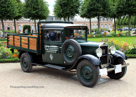 Peugeot_201_T_camionnette_de_1927__9_me_Classic_Gala_de_Schwetzingen_2011__01