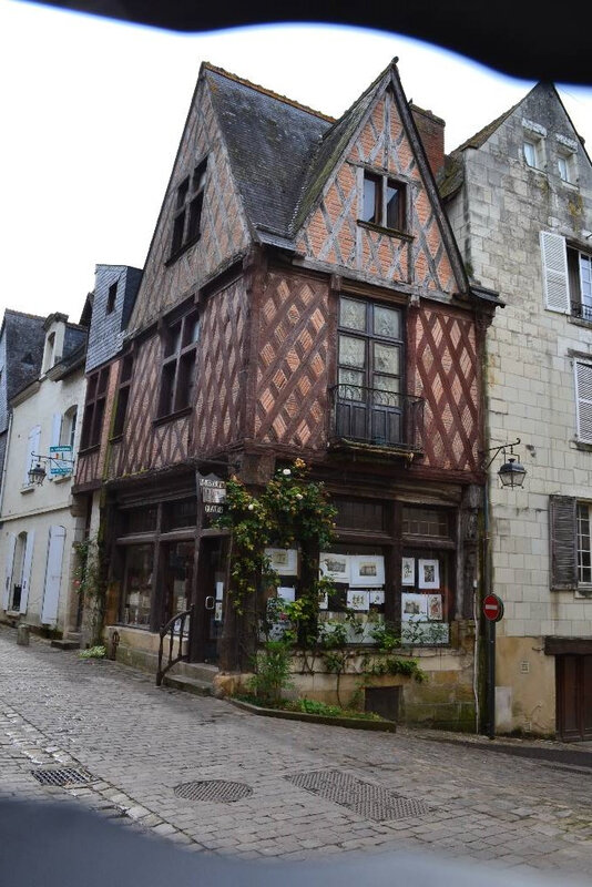 chinon village (50)