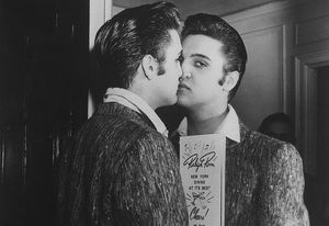 elvis_presley_dead_0815_1