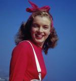1946-08-CA-Castle_Rock_State_Park-sweater_red-by_william_carroll-023-1a
