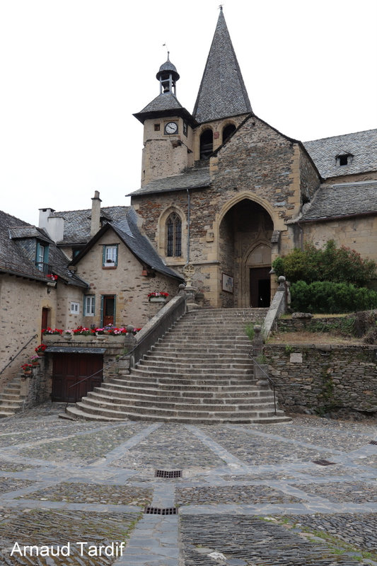 00776 Aubrac Juin 2023 - Aveyron - Estaing - Portail Flamboyant de l'église du 15ème