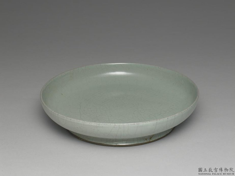 Dish in celadon glaze, Ru ware, Northern Song dynasty, late 11th-early12th century