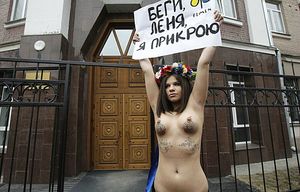 sem11mh-Z29-Militante-feministe-Ukrainienne-nue