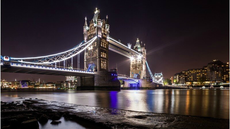 8288-london-bridge-and-river-800x600