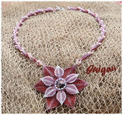 Collier Symply Seeds and Beaded Dahlia1