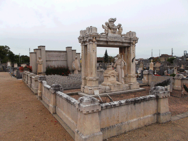 38300 - Bourgoin Jallieu - Cimetière