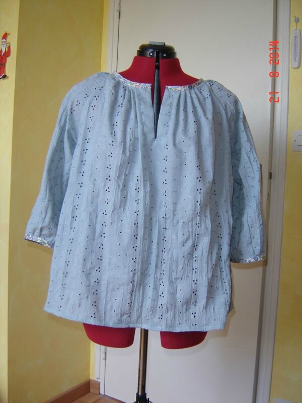 tunique broderie anglaise bleue