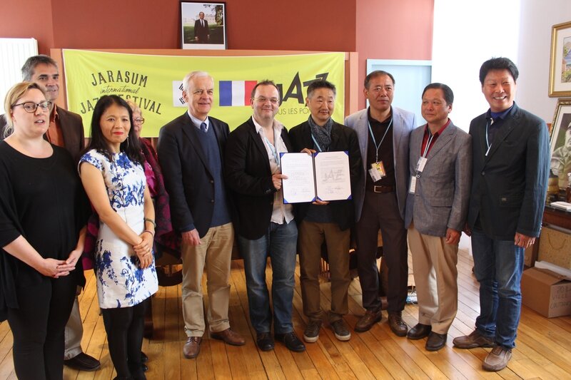 festival Jazz sous les Pommiers JSLP 2016 Coutances visuel affiche 35 édition Manche Normandie festival Jarasum Corée du Sud Korea 2015