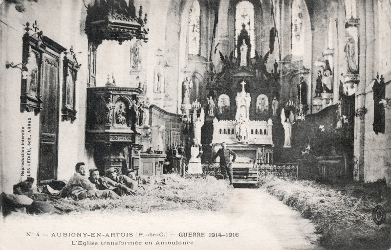 Aubigny-en-Artois, église transformée en ambulance, 1915
