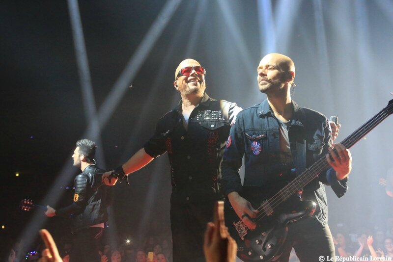 pascal-obispo-a-enflamme-le-galaxie-d-amneville-hier-soir-pour-le-plus-grand-plaisir-de-ses-fans-venus-en-nombre-photo-gilles-wirtz (1)