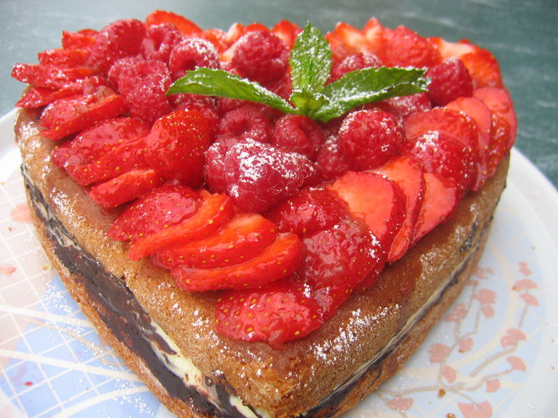 Gâteau coco et fruits rouges