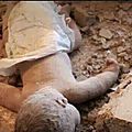 Syrie : la <b>coalition</b> (US France , Arabie Saoudite, Quatar, ...) bombarde une maternité !! - infos chocs - international - VIDEO