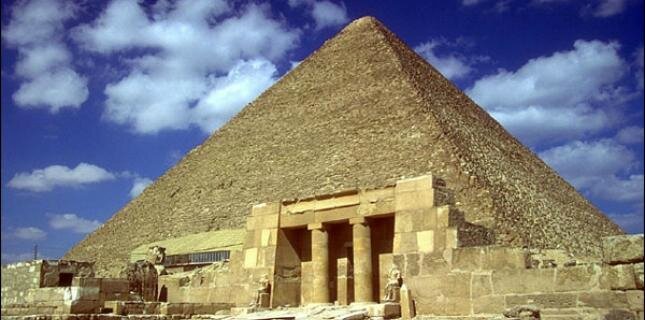 Egypte_pyramide_colonnes