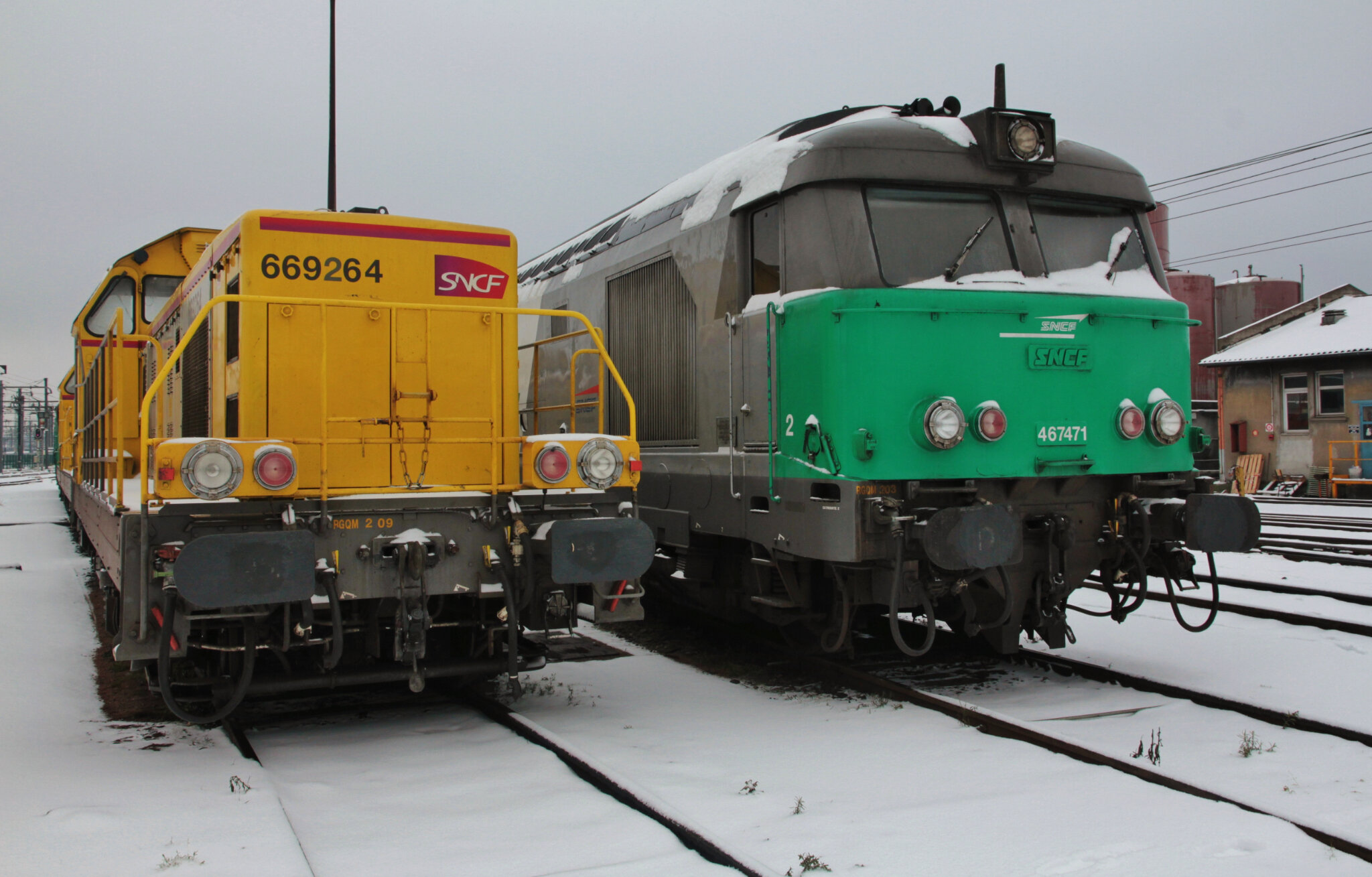 BB 69264 sous la neige à Bordeaux