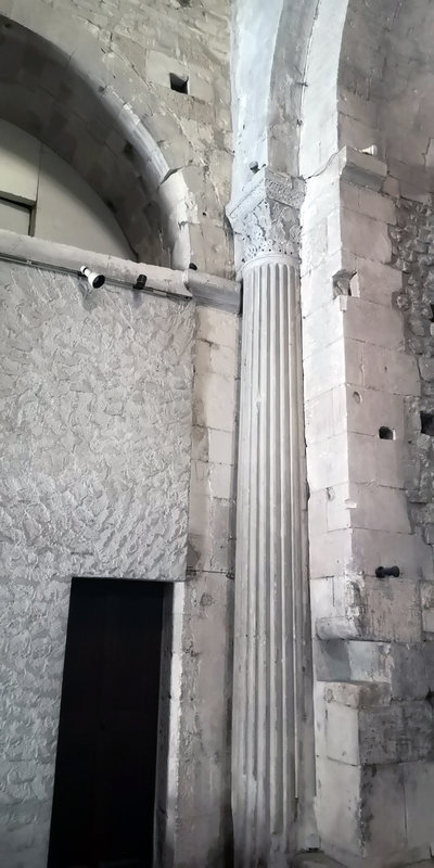 Fontaine de Vaucluse église Saint-Véran 14