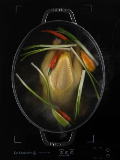 Nouveaux modes de cuisson : poulet cristal (L'Express Styles). Photo © Pierre-Louis Viel.