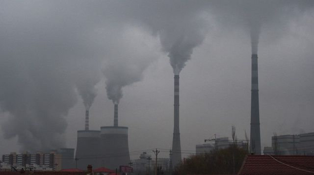 une-centrale-a-charbon-pres-de-datong-dans-la-province-chinoise-du-shanxi-le-19-novembre-2015-photo-d-illustration_63242
