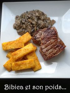 Frites_de_polenta_au_paprika_et_po_l_e_de_champignons_frais