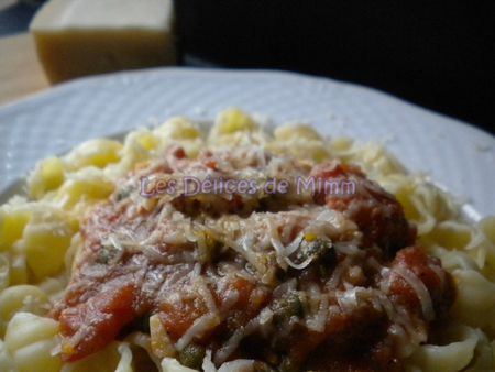 Pâtes aux tomates, anchois et câpres 2