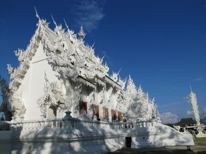 Rong Khun temple (9)