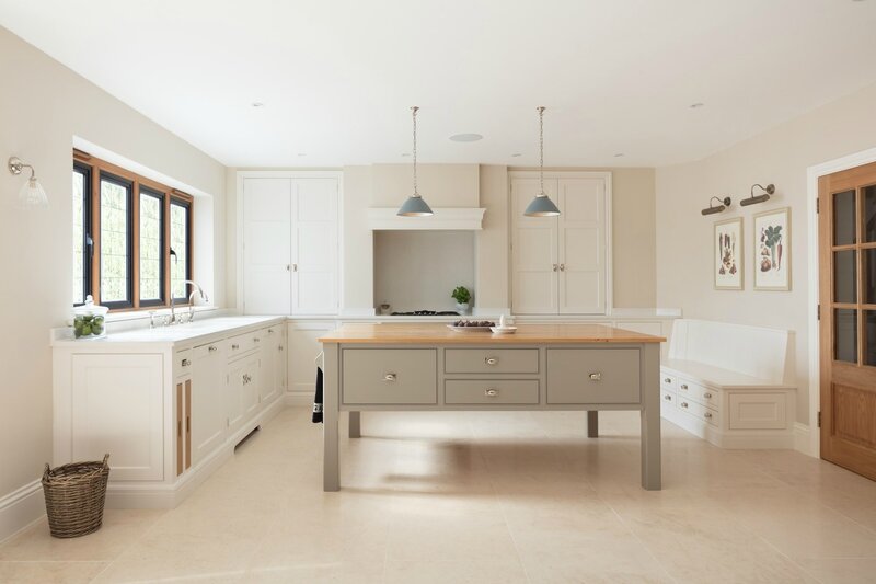 Bespoke-Family-Kitchen-Gerrards-Cross-Humphrey-Munson-1v2