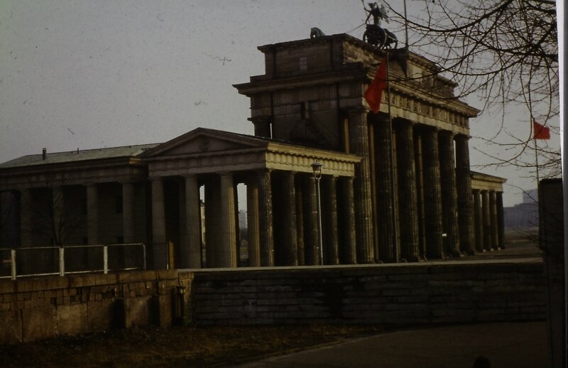 BERLIN PORTE DE BRANDEBOURG 1971