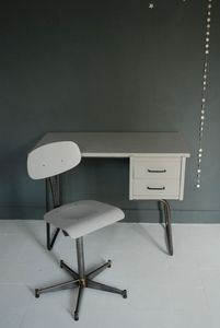 bureau et chaises d'atelier gris sur commande 007