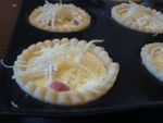 Mini quiches bacon oingons emmental (12)