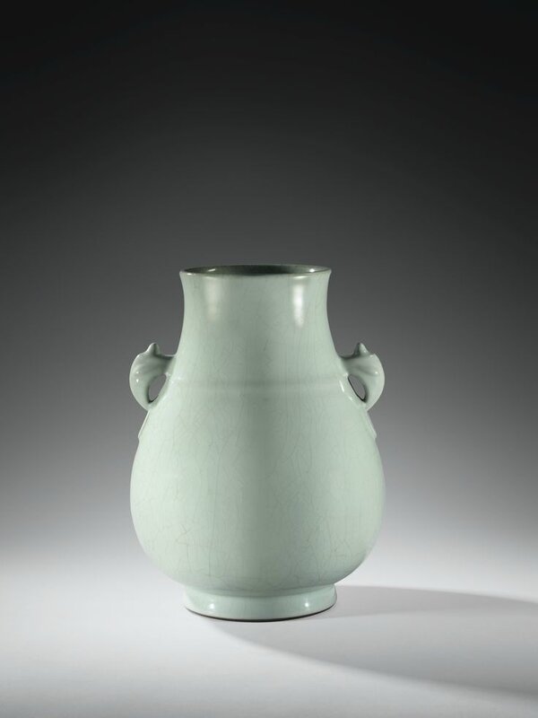 Rare vase en porcelaine céladon craquelé, hu Marque et époque Qianlong